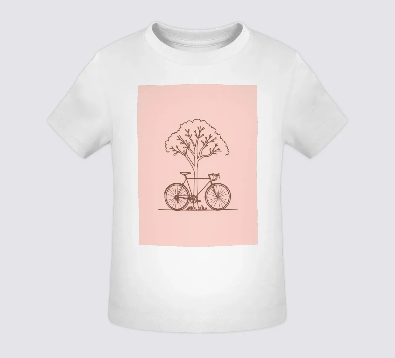 Bicicletta appoggiata ad un albero in un parco dal design semplice maglietta neonato da DesignDoodle