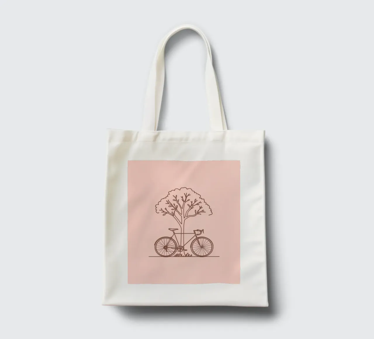 Bicicletta appoggiata ad un albero in un parco dal design semplice borsa in juta da DesignDoodle