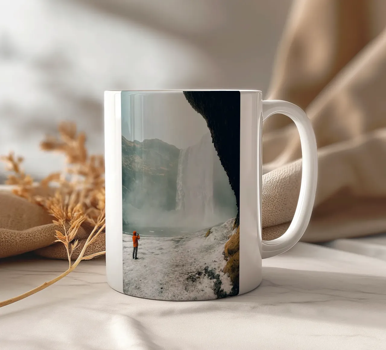 Iceland Waterfall tazza in ceramica da Thilo Grøsch