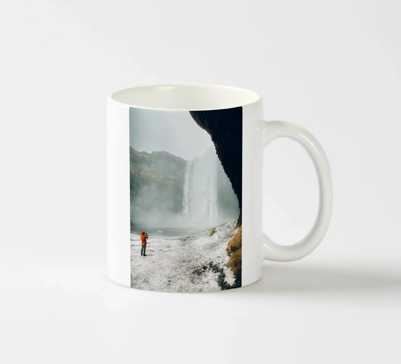 Iceland Waterfall tazza in ceramica da Thilo Grøsch