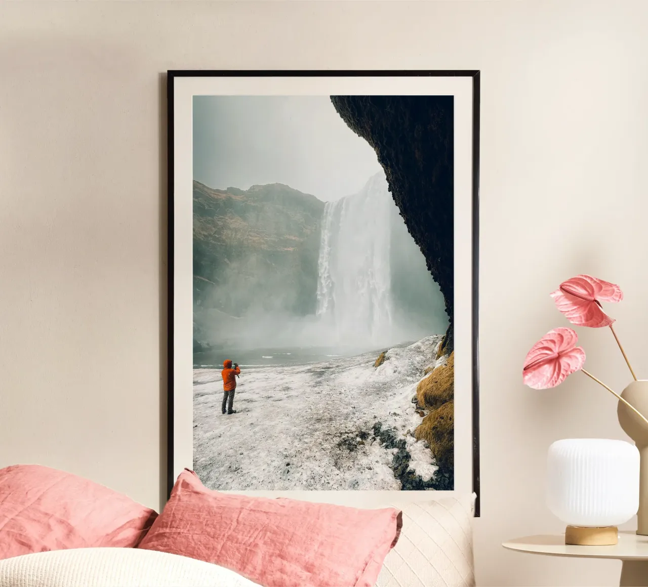 Iceland Waterfall poster con telaio in legno da Thilo Grøsch