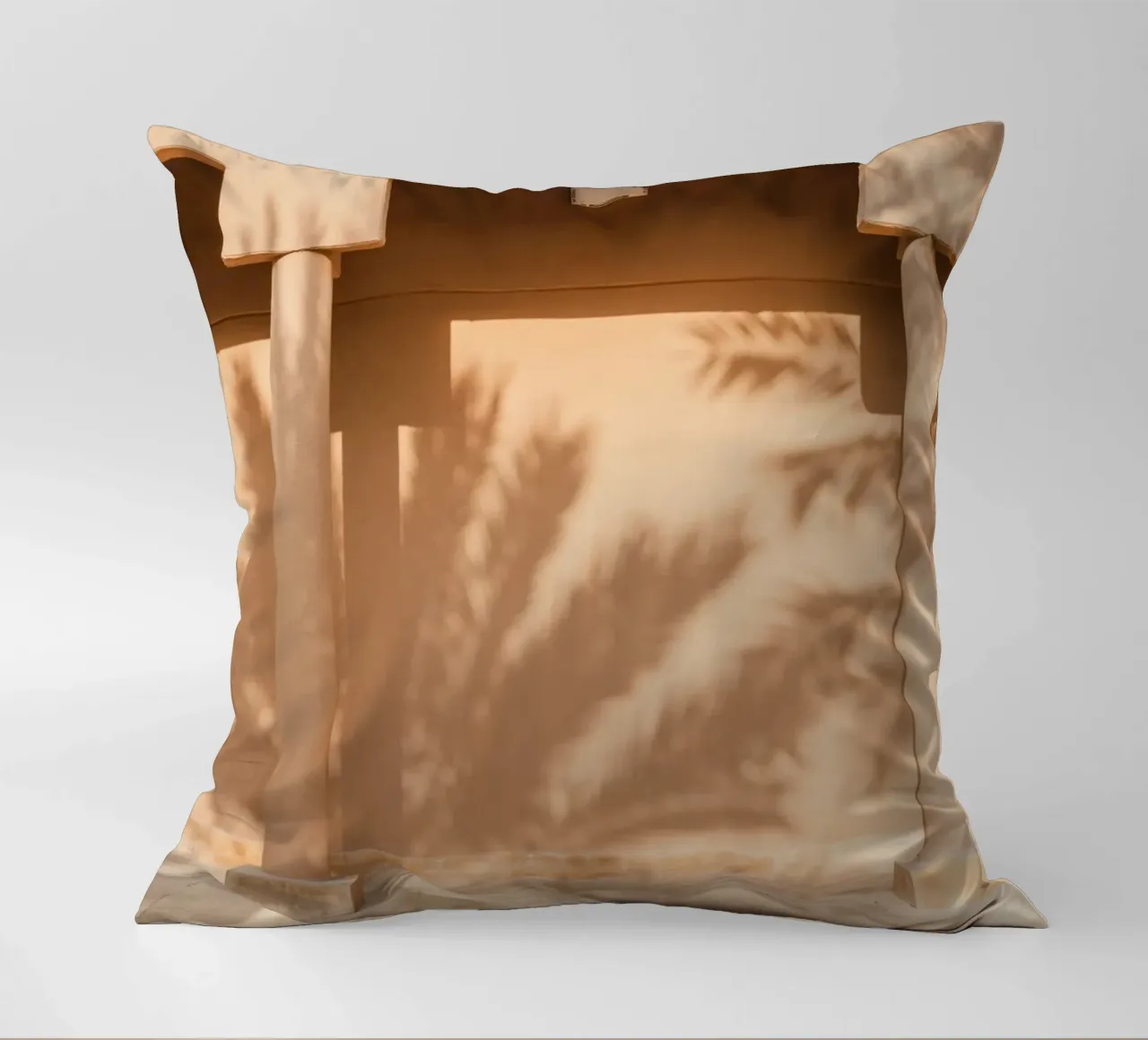 Shadow of a palm tree on the wall cuscino da photolovers