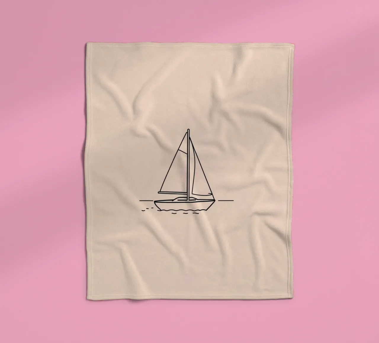 Zeilboot glijdend over kalm water in schemering met zachte golf fleecedeken van DesignDoodle