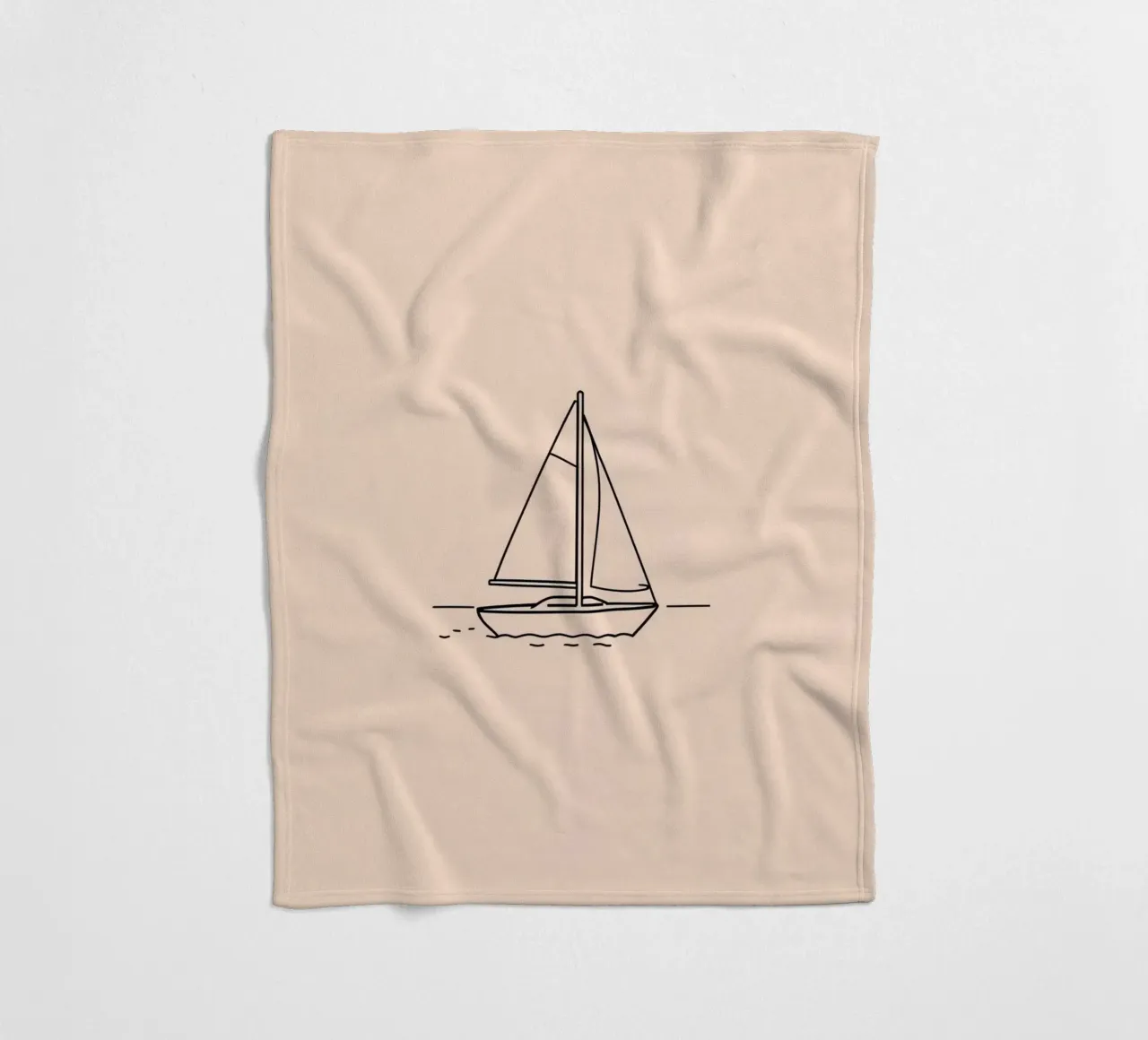 Zeilboot glijdend over kalm water in schemering met zachte golf fleecedeken van DesignDoodle