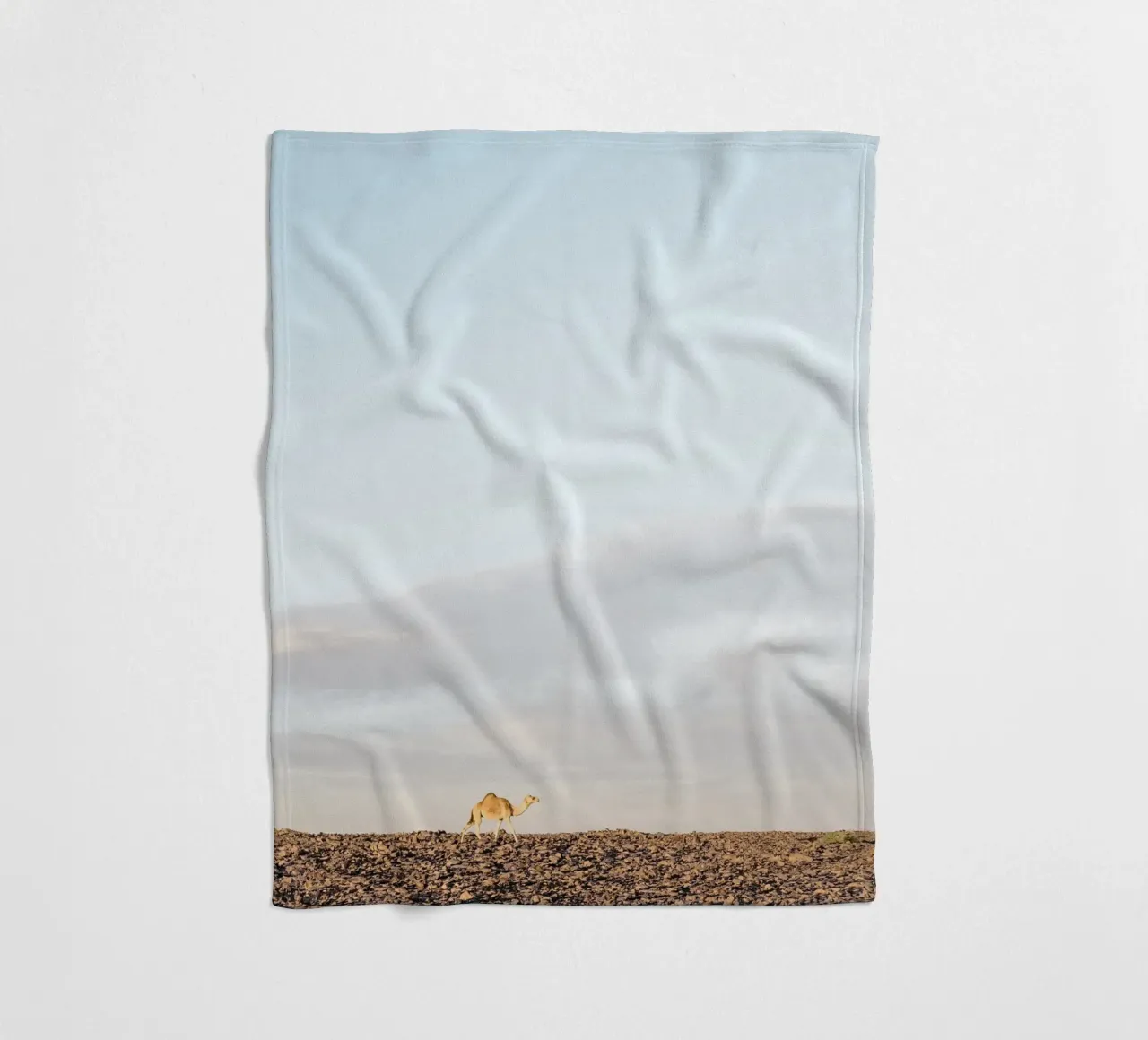 Lonely camel coperta in pile da photolovers