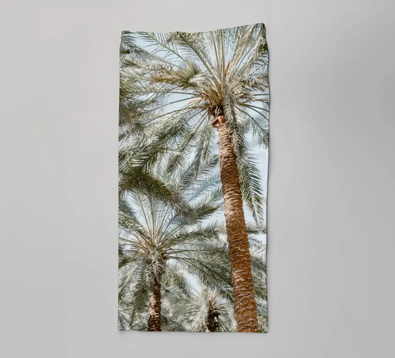 Oasis with palm trees asciugamano da bagno da photolovers