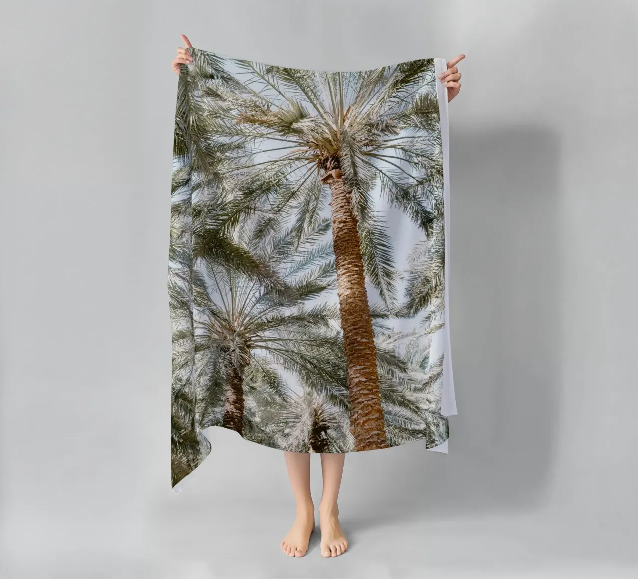 Oasis with palm trees telo mare da photolovers