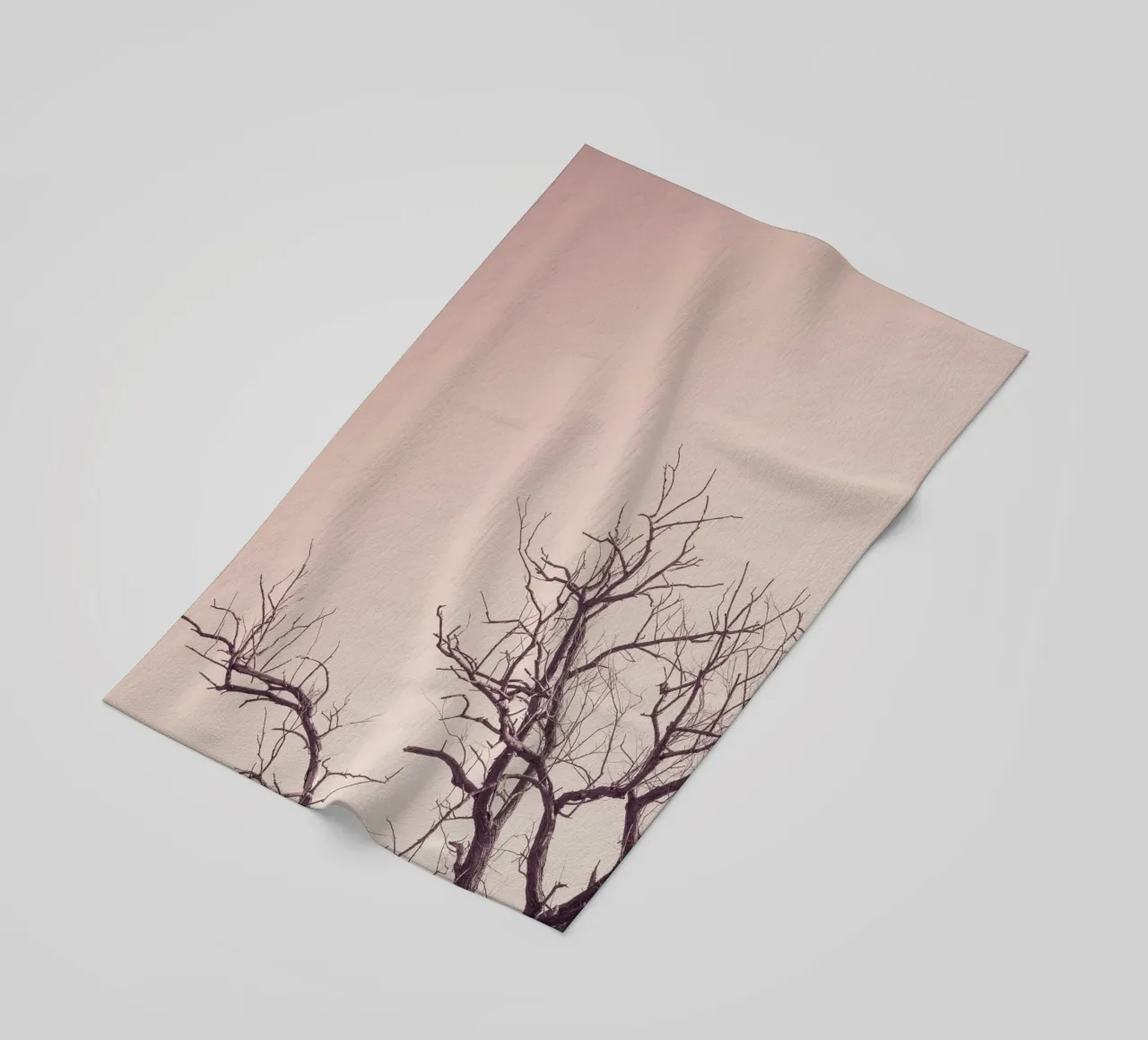 Pink sky and a tree telo mare da photolovers