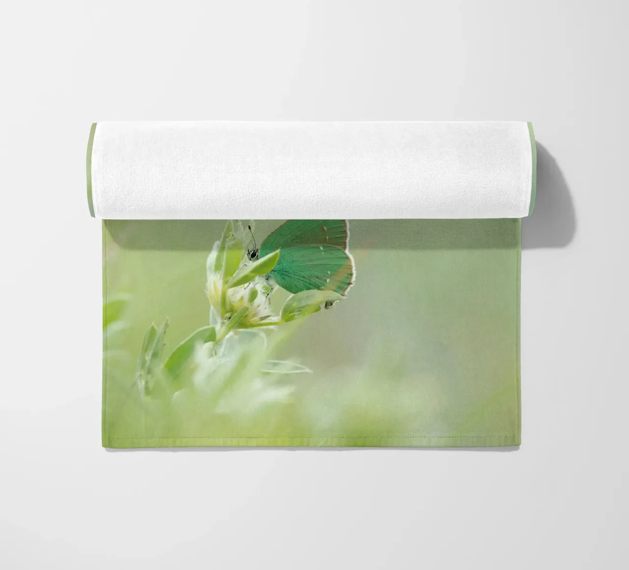 verde farfalla telo mare da Earthly Visions