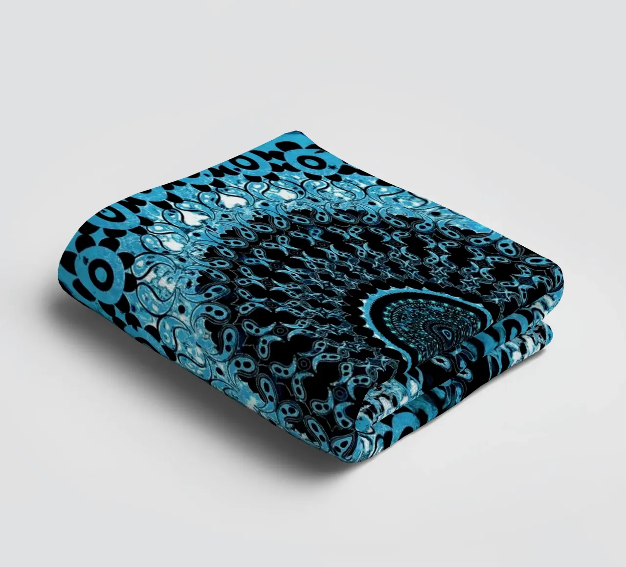 Aqua Paisley Mandala Handtuch von Nina May Design Studio