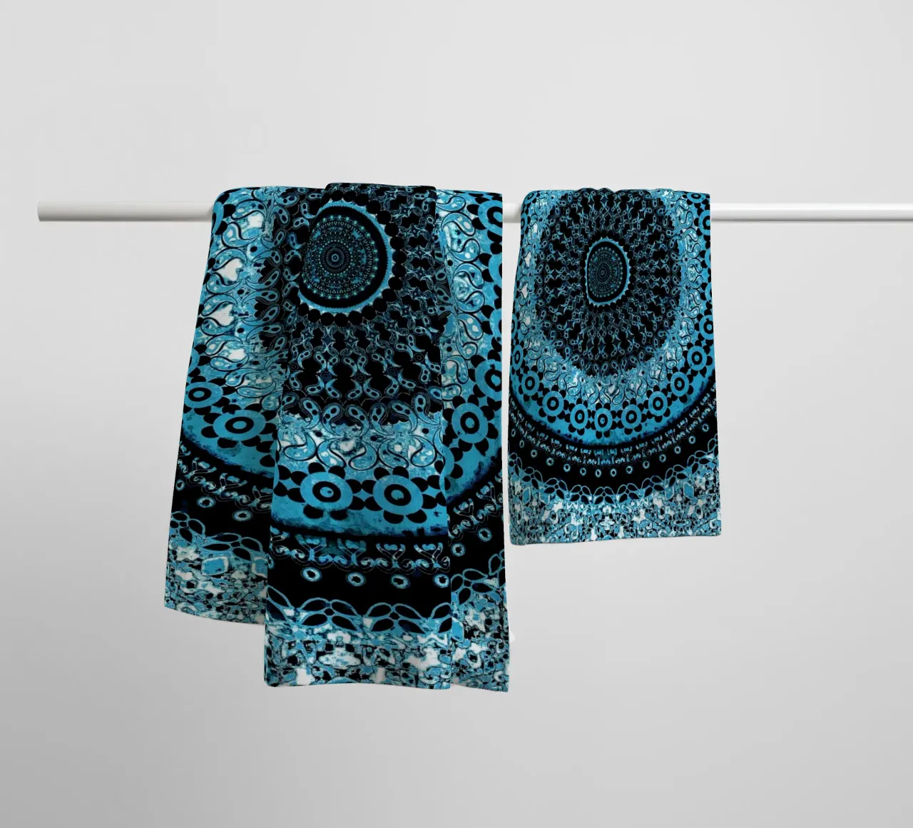 Aqua Paisley Mandala Handtuch von Nina May Design Studio