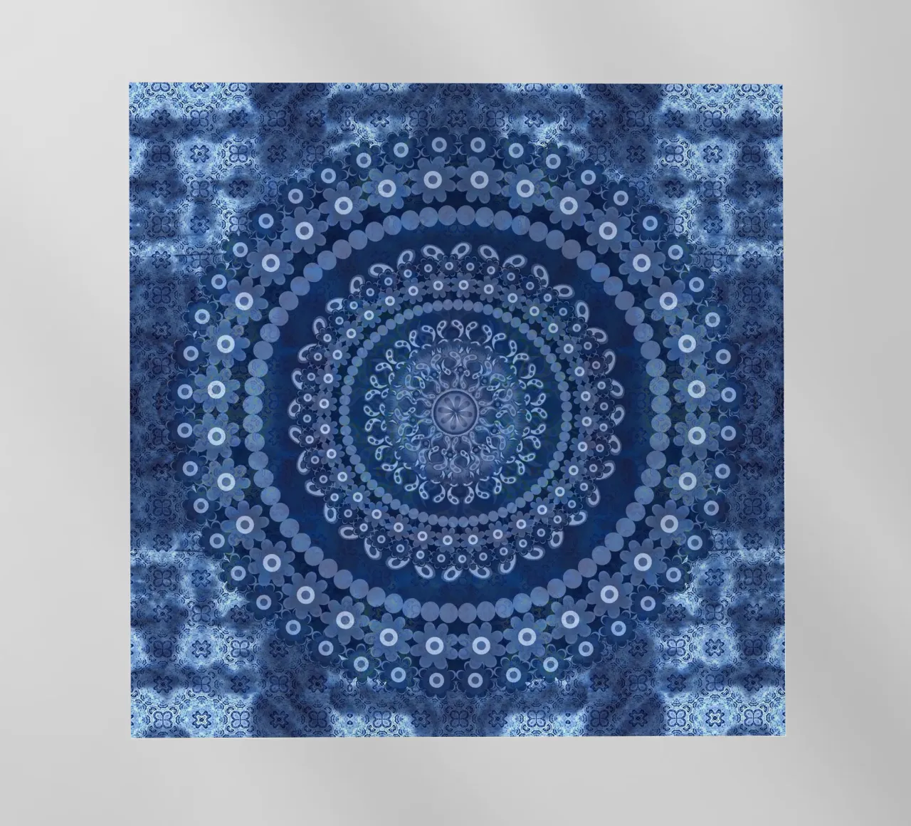 Mandala di margherite blu pellicola backlit da Nina May Design Studio