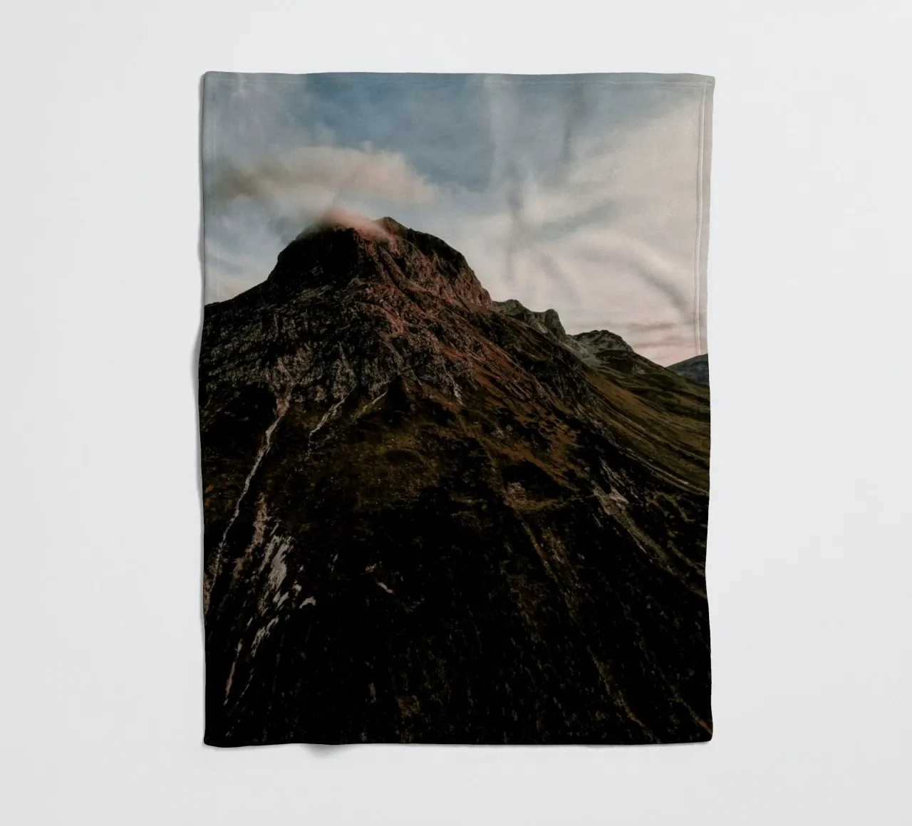 Hill Top Sundown Edition 2 coperta in pile da Sebastian Hilgetag