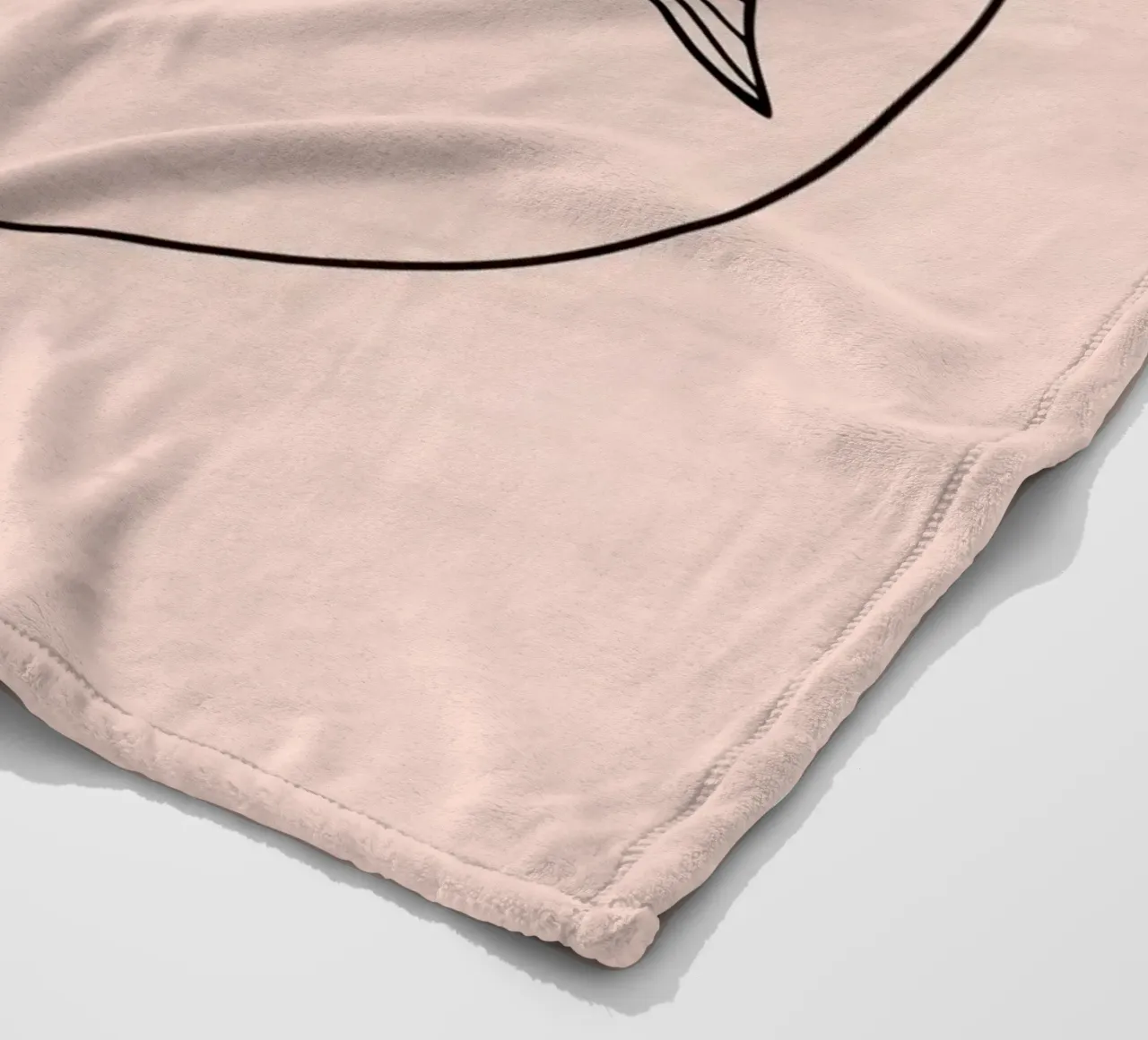 Illustrazione di un pesce delineato in nero su un'opera d'arte minimalista coperta in pile da DesignDoodle