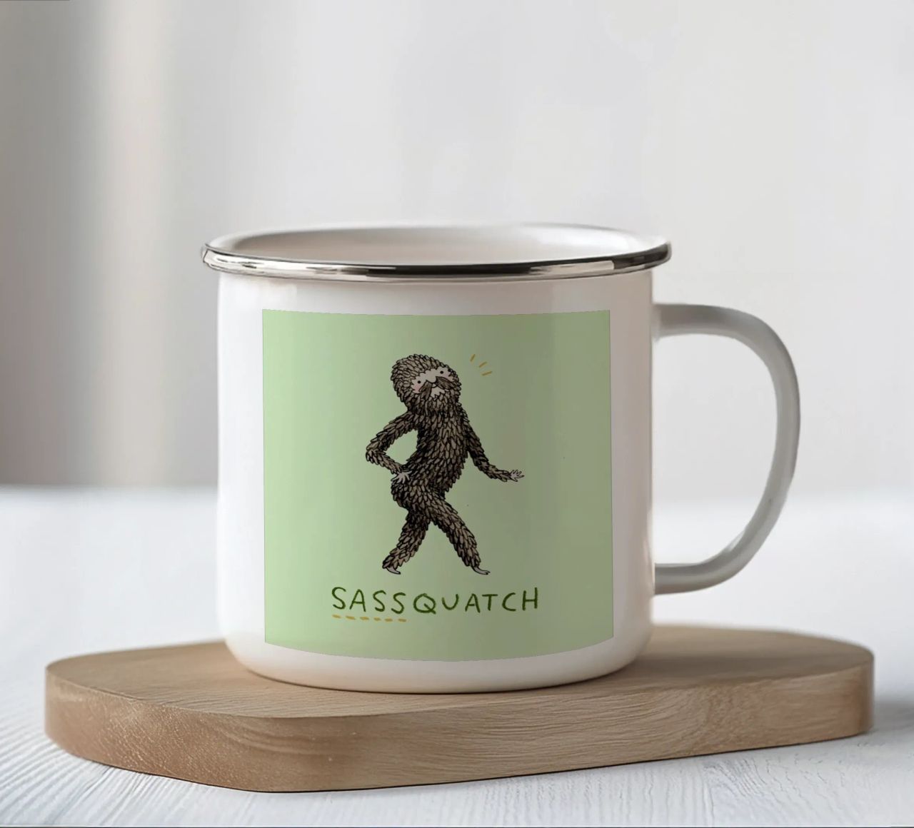 Sassquatch tazza in smalto da Sophie Corrigan