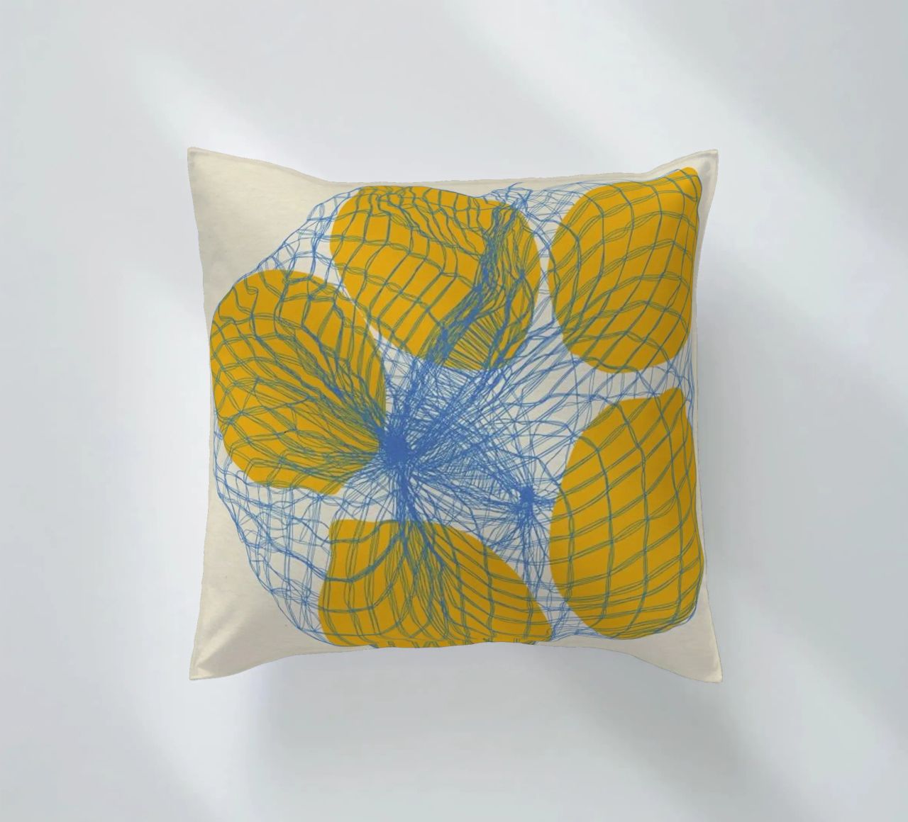Five Lemons In A Net Bag cuscino da Rosi Feist