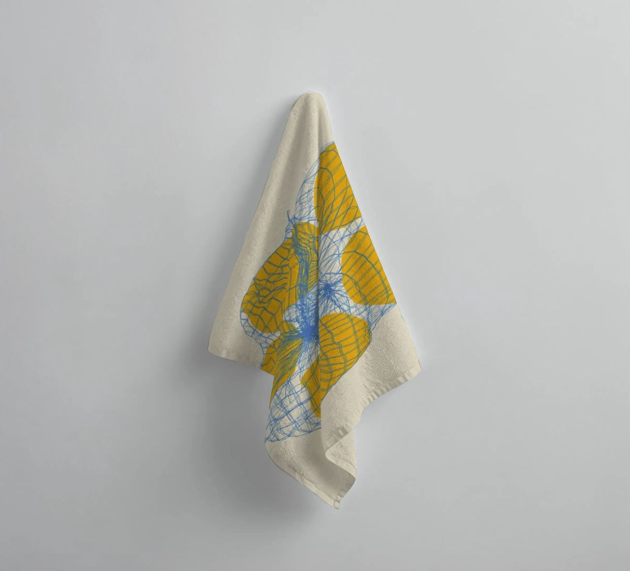 Five Lemons In A Net Bag Handtuch von Rosi Feist