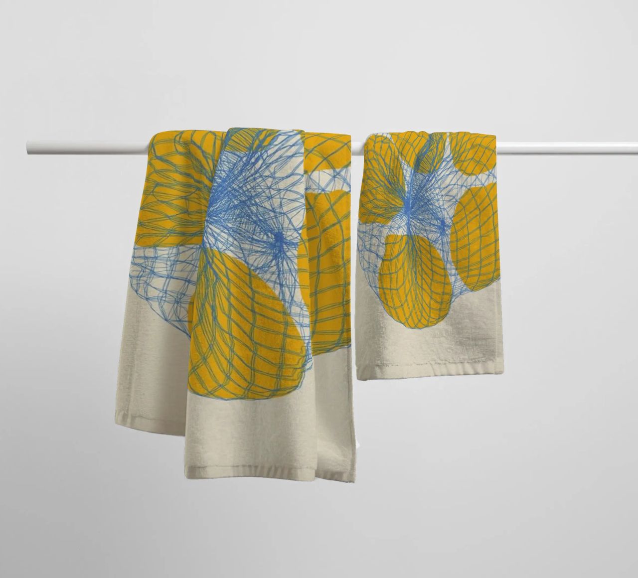Five Lemons In A Net Bag Handtuch von Rosi Feist