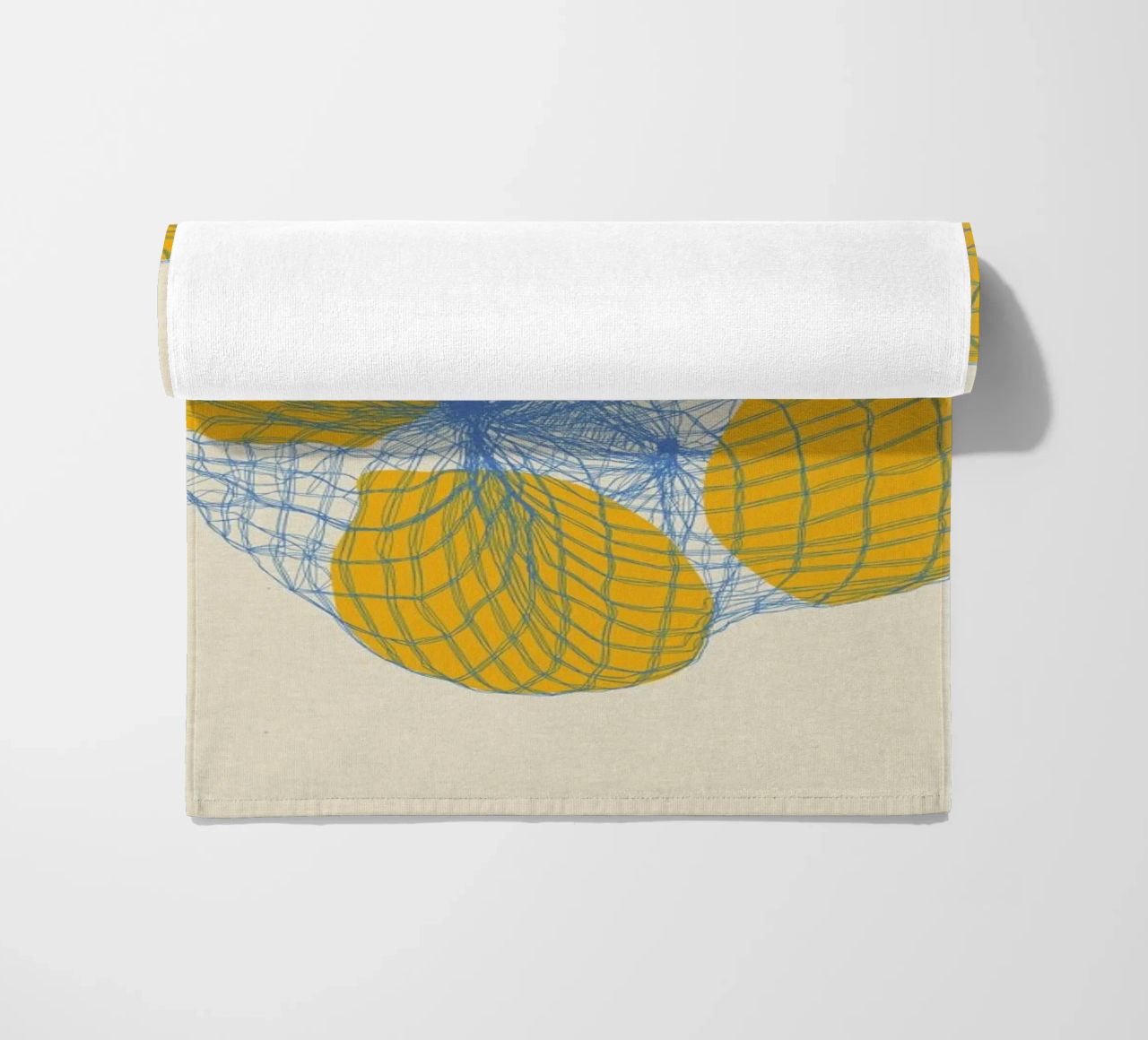 Five Lemons In A Net Bag Strandtuch von Rosi Feist