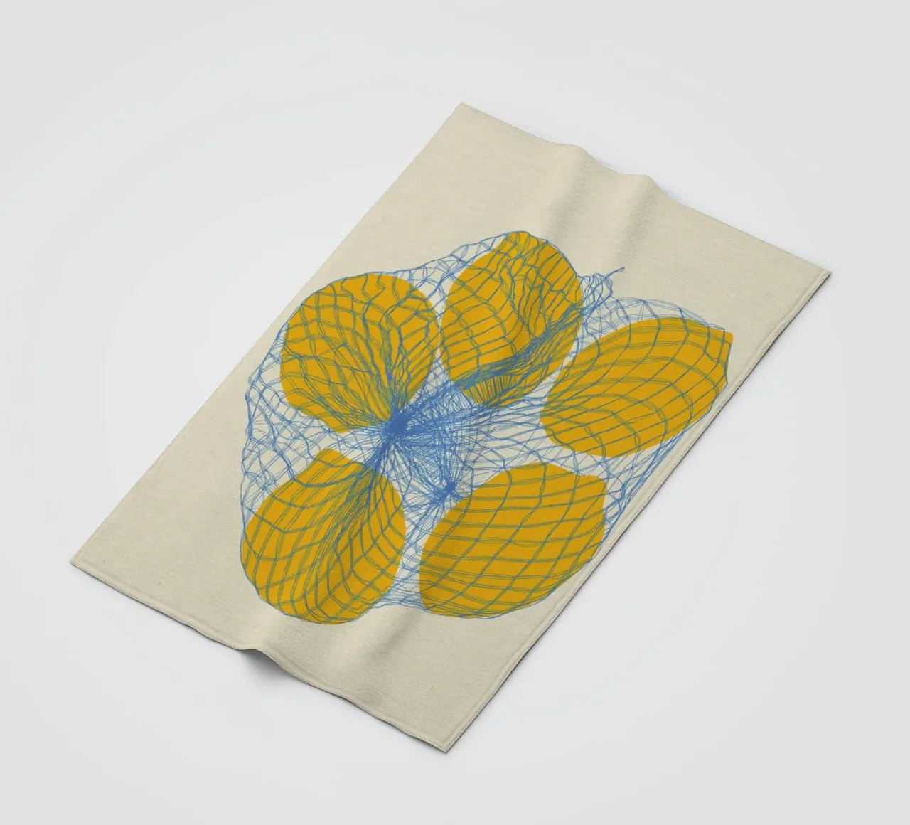 Cinque limoni in una borsa a rete coperta in pile da Rosi Feist