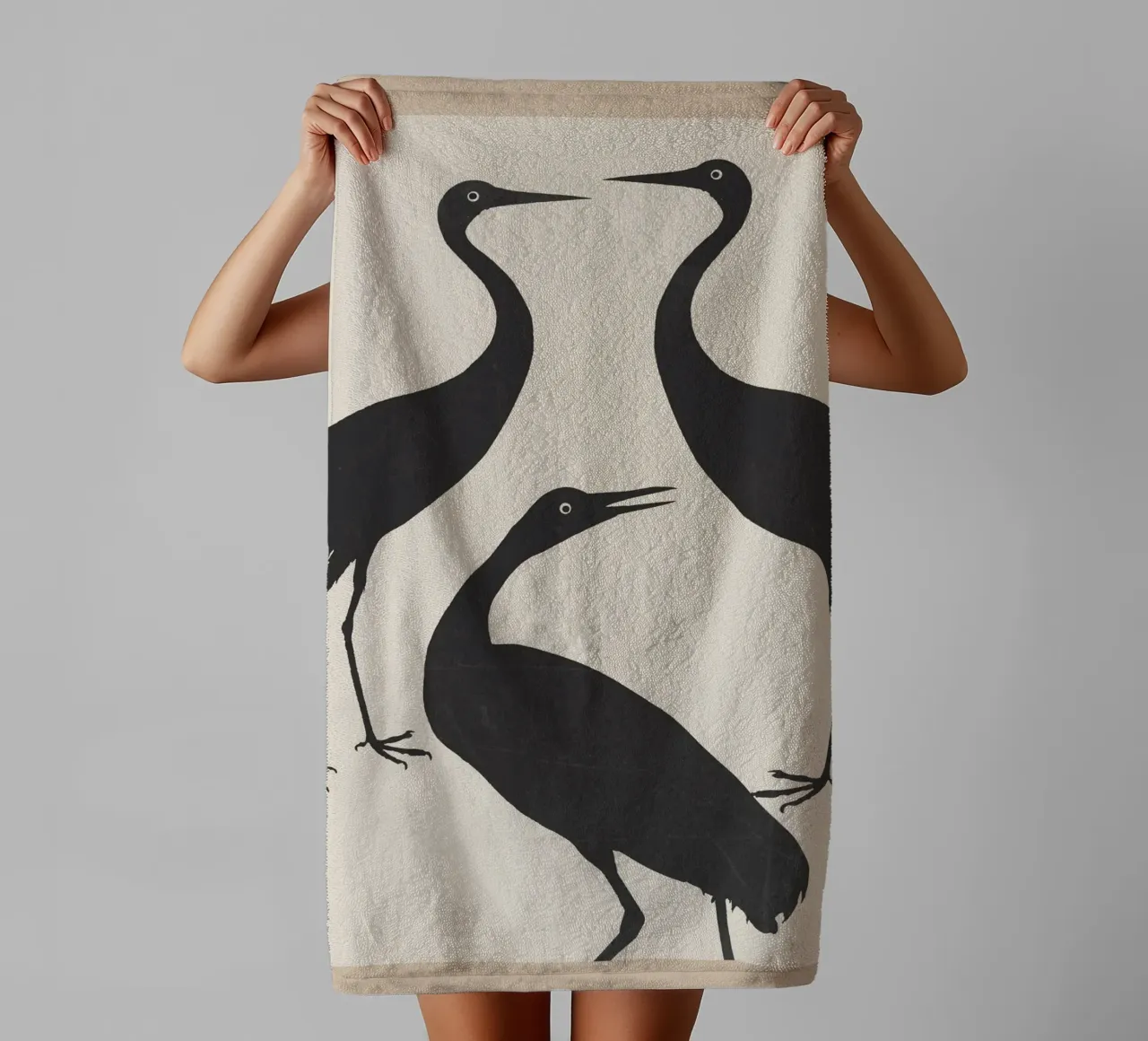 The Abstract Black Birds asciugamano da bagno da Nadjaa