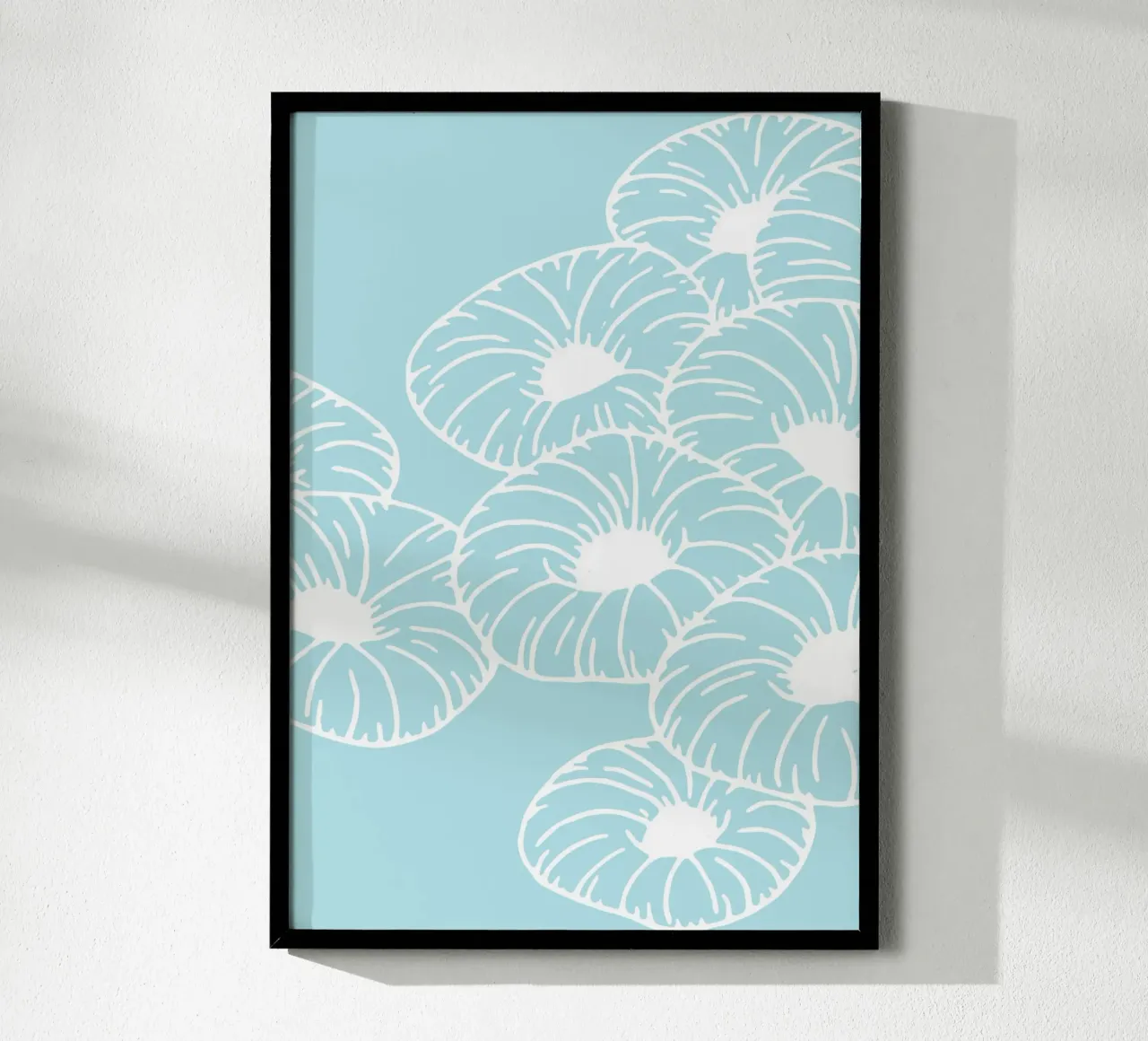Abstrakte Seeanemone Druck - Hellblau Ozean Kunst Poster von ClubArt