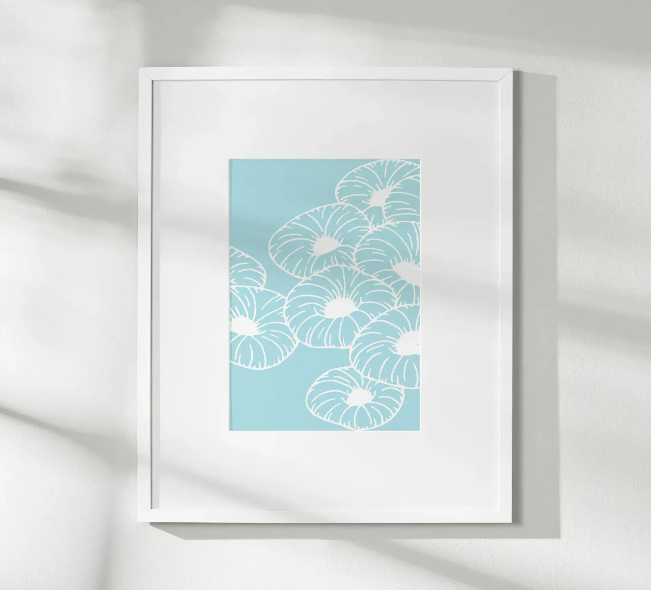 Abstrakte Seeanemone Druck - Hellblau Ozean Kunst Poster von ClubArt