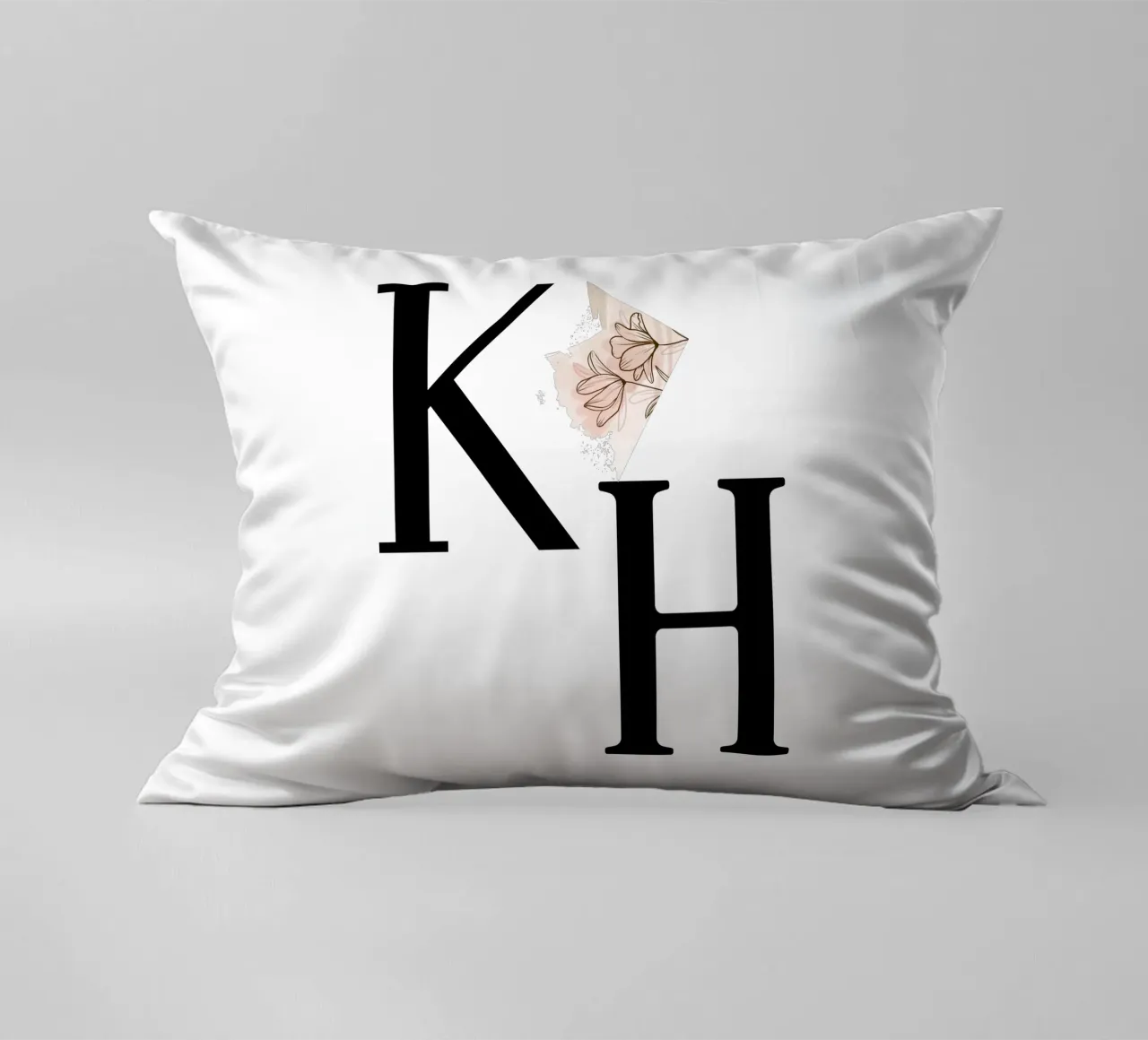 Lettere K e H con fiore - design monogramma cuscino da StrindesignStudio