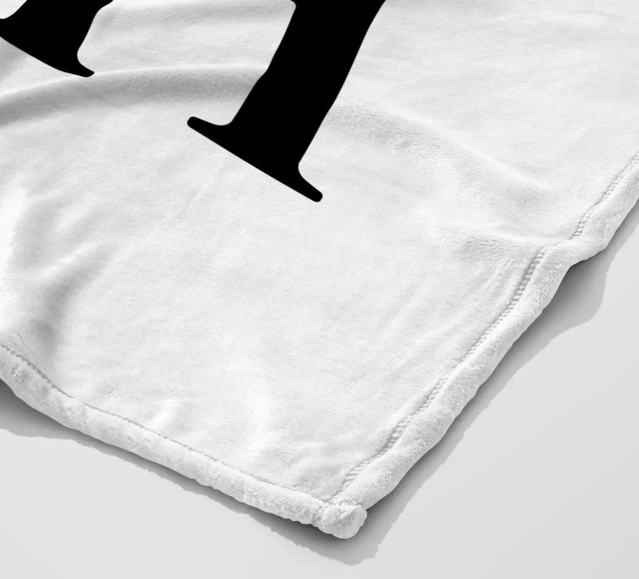 Lettere K e H con fiore - design monogramma coperta in pile da StrindesignStudio