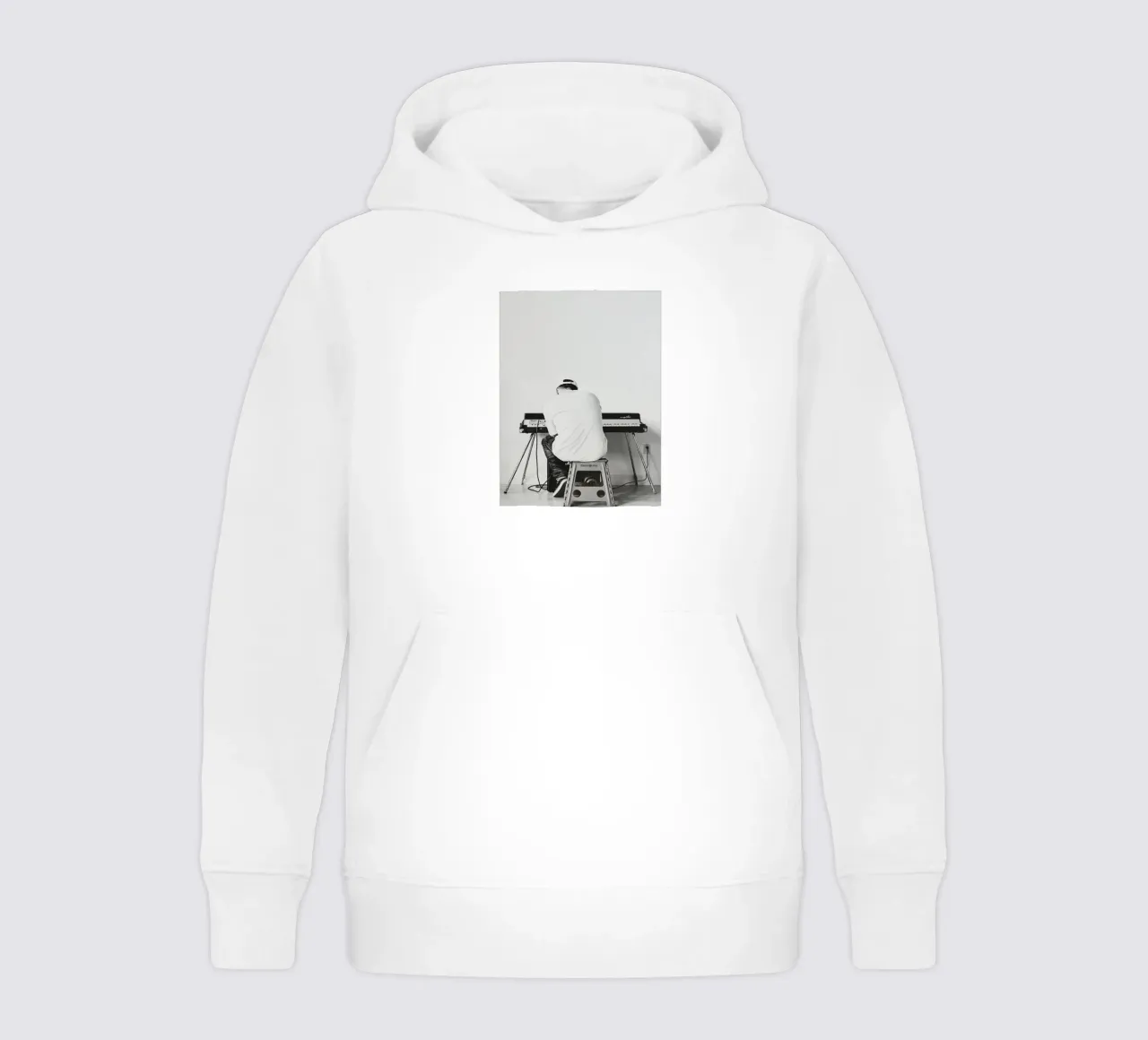 Black And White Mac Miller Playing Piano Poster felpa bambino con cappuccio da rockytamoe