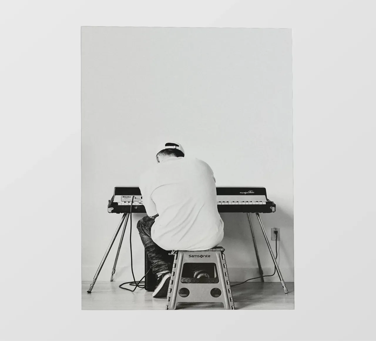 Black And White Mac Miller Playing Piano Poster pellicola backlit da rockytamoe