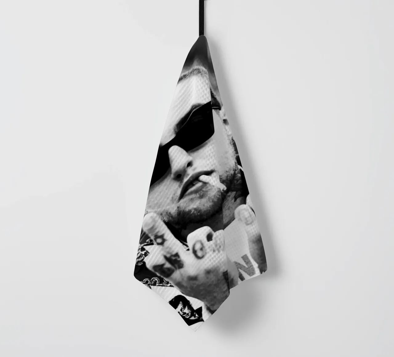 Middle Finger Mac miller Black And White canovaccio da cucina da rockytamoe