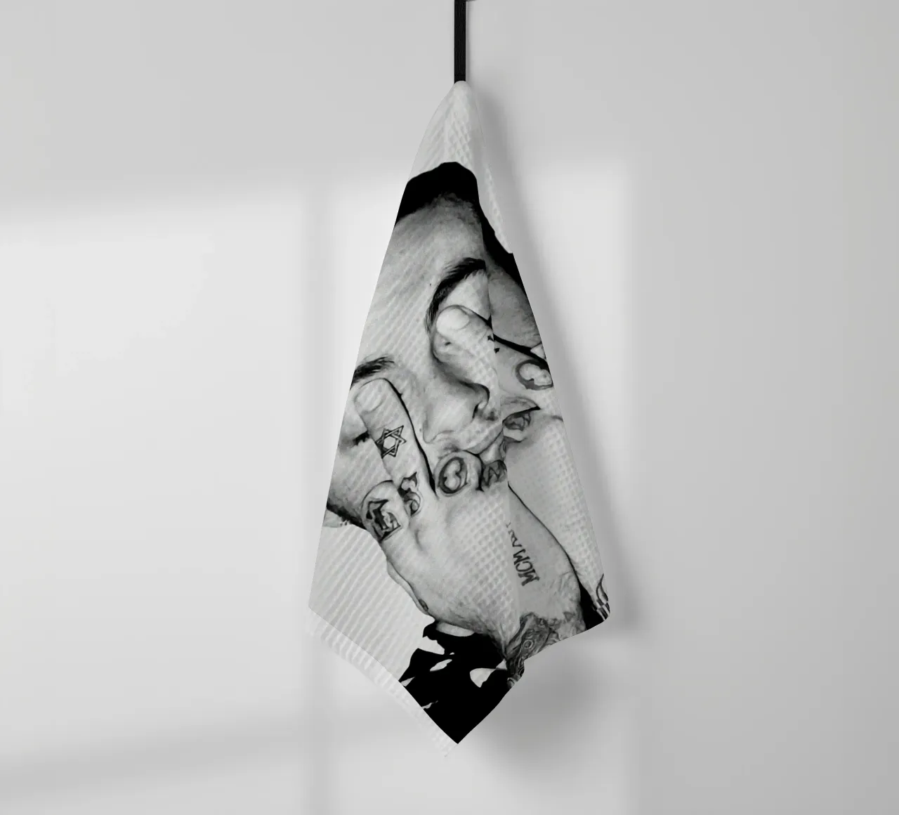 Black And White Middle Finger Mac Miller Poster canovaccio da cucina da rockytamoe