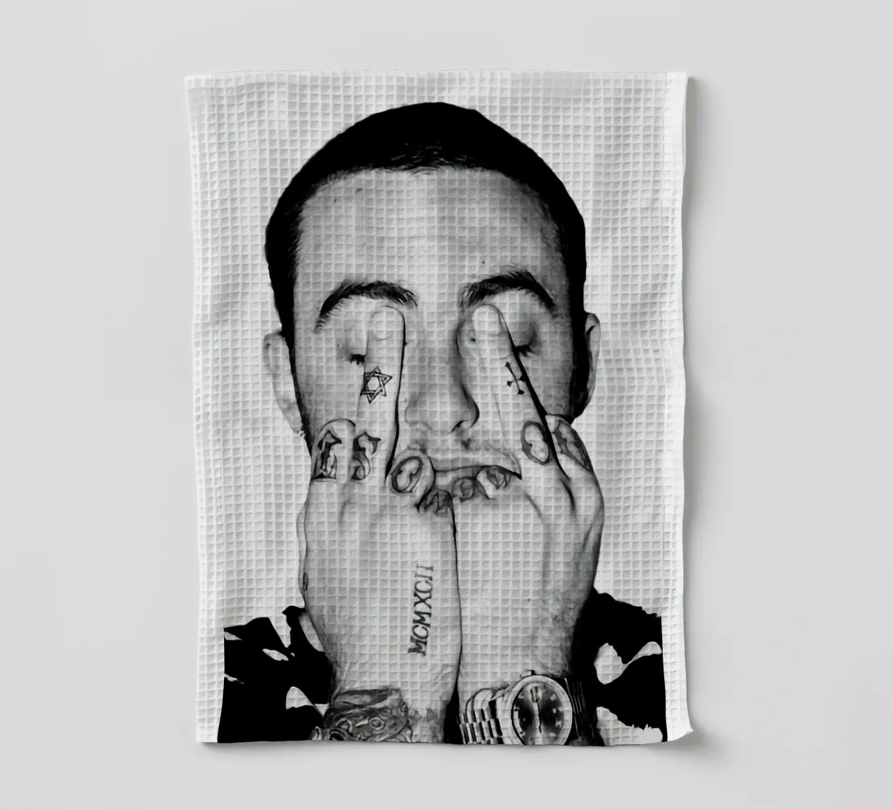 Black And White Middle Finger Mac Miller Poster canovaccio da cucina da rockytamoe