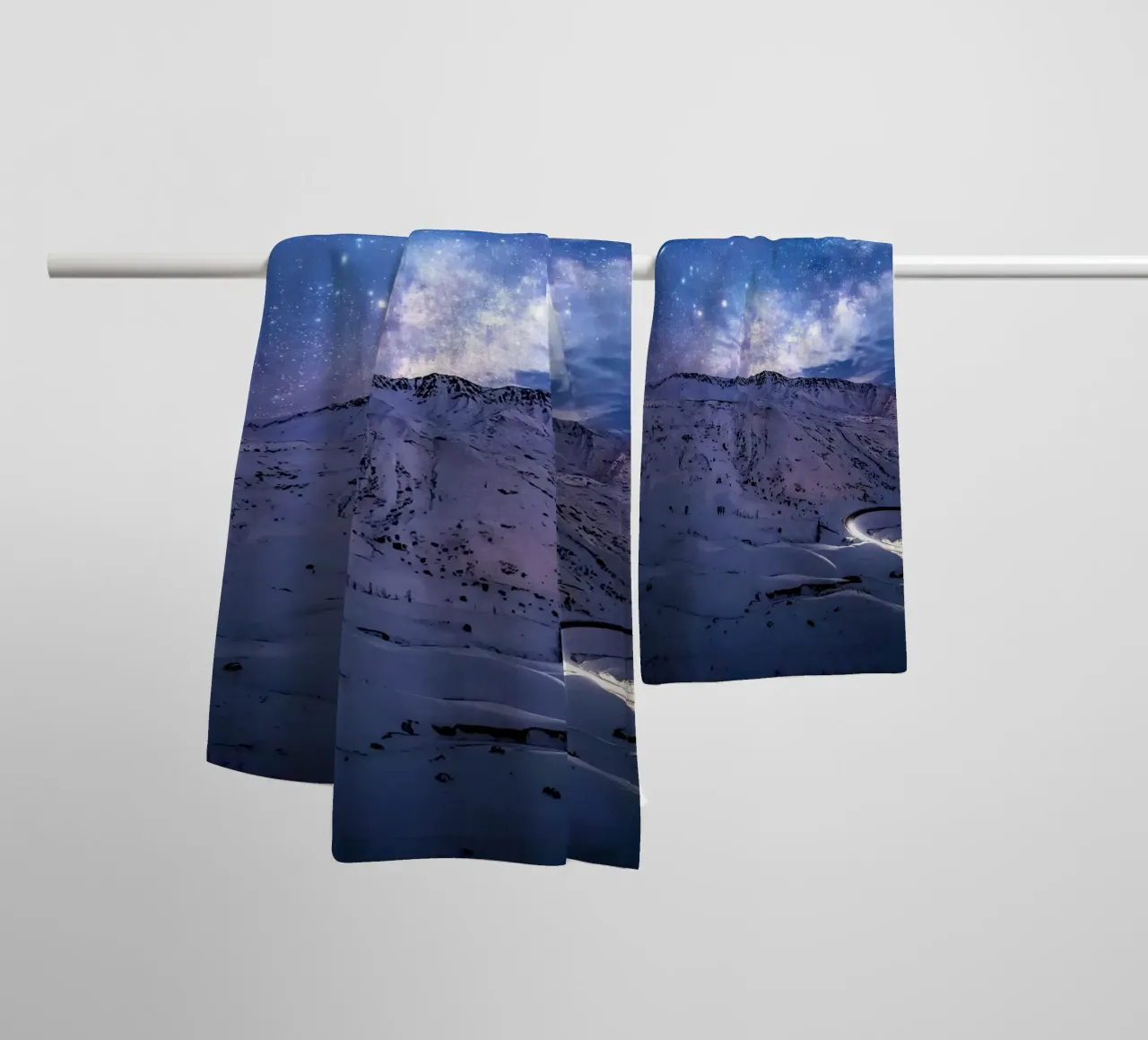 paesaggio notturno strada sentiero luminoso asciugamano da bagno da space words