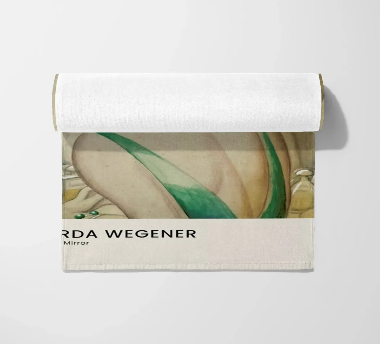 Gerda Wegener - At The Mirror telo mare da Vintage by JUNIQE