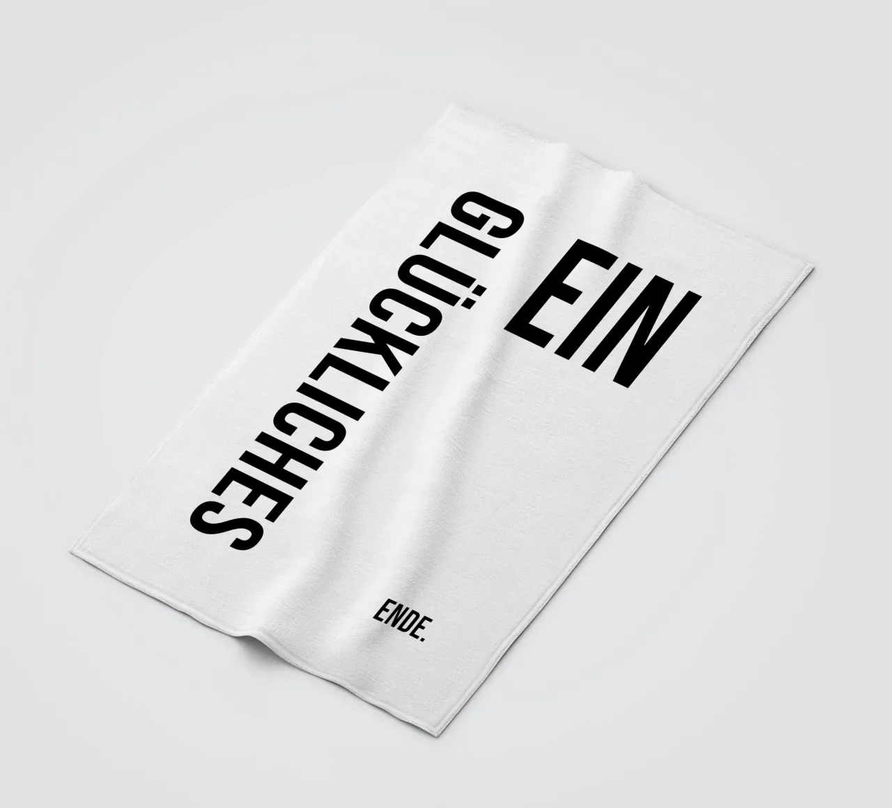 Un lieto fine coperta in pile da YV TYPOGRAPHY