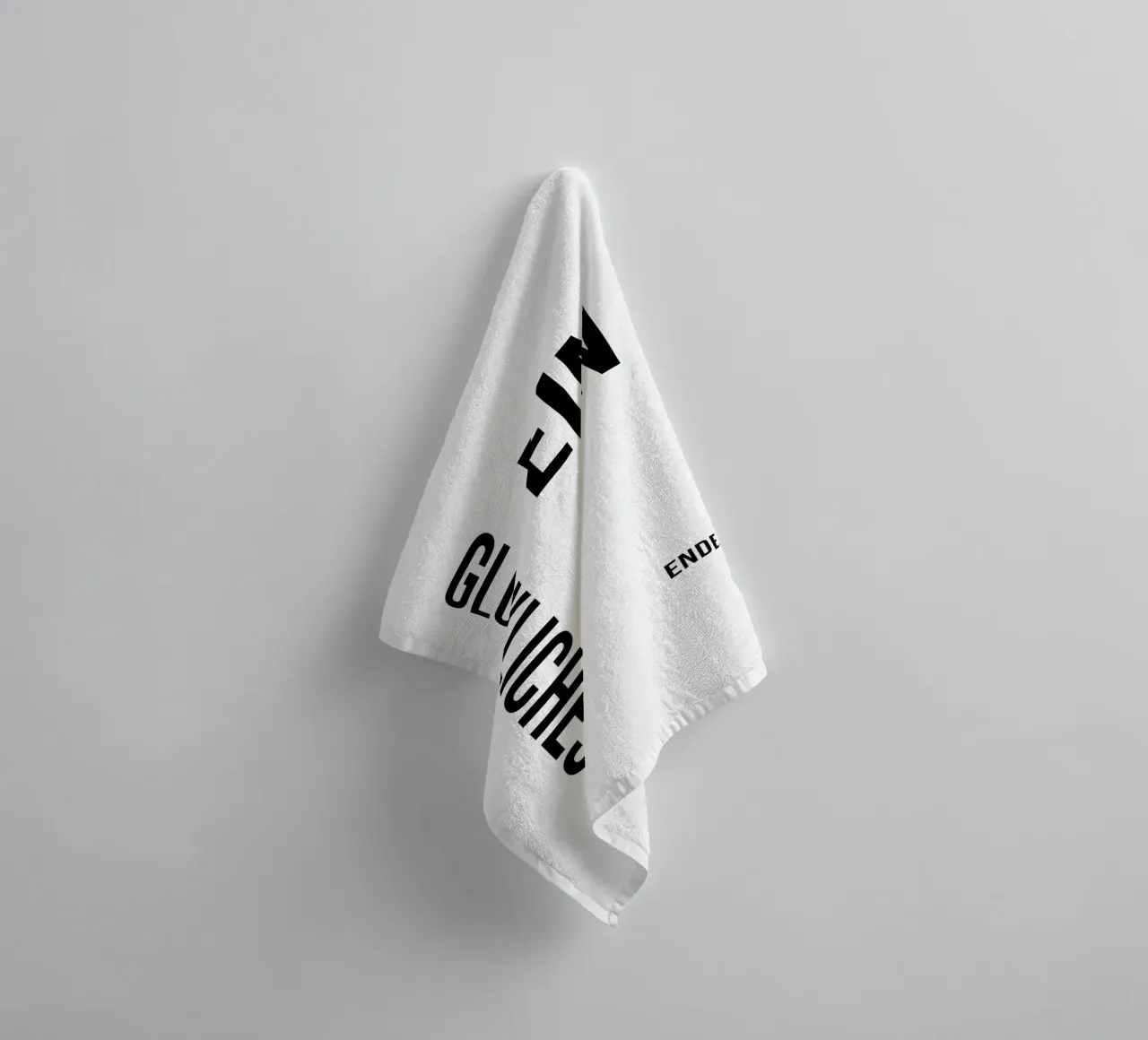Un lieto fine asciugamano da bagno da YV TYPOGRAPHY