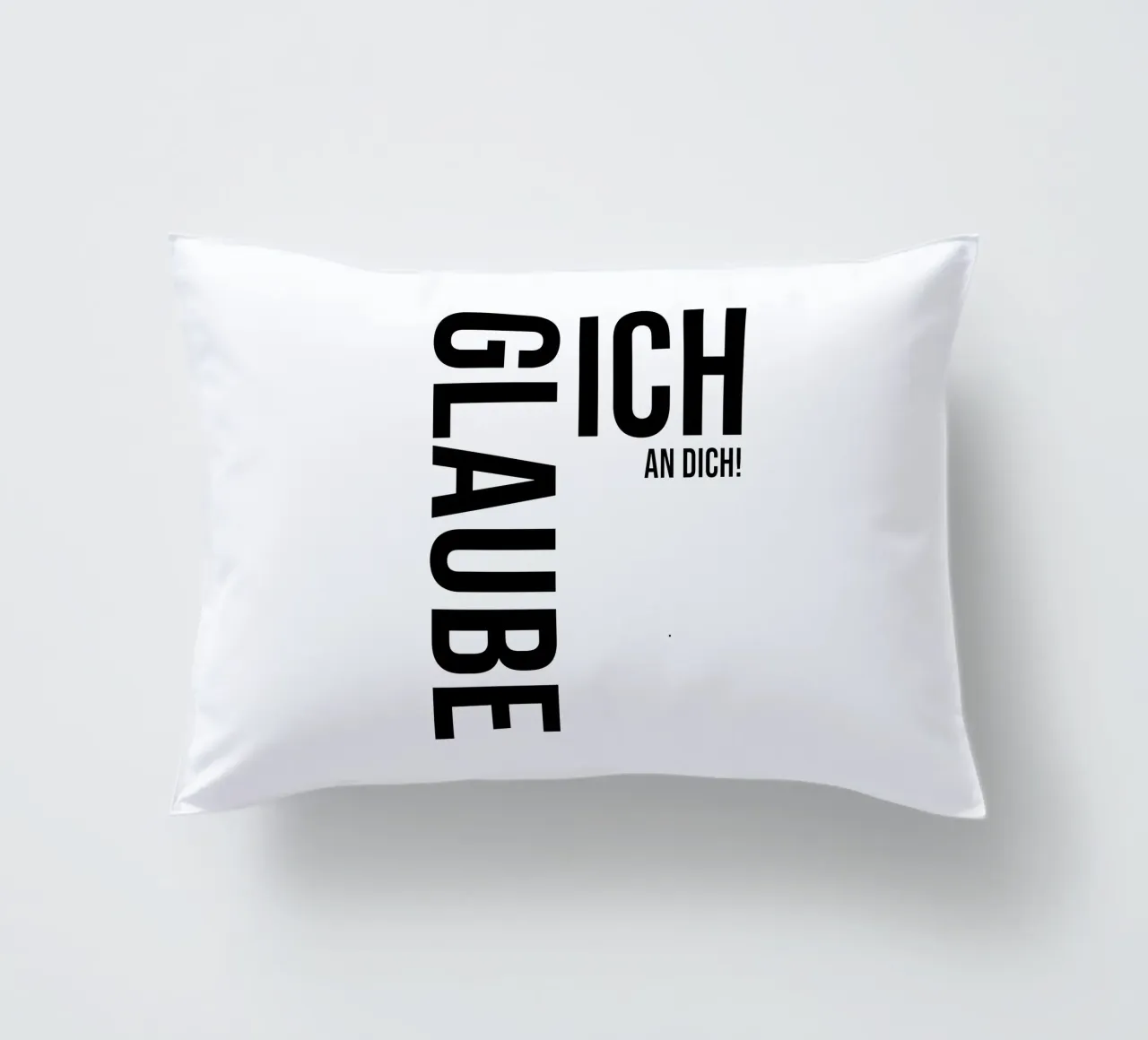 Credo in te cuscino da YV TYPOGRAPHY
