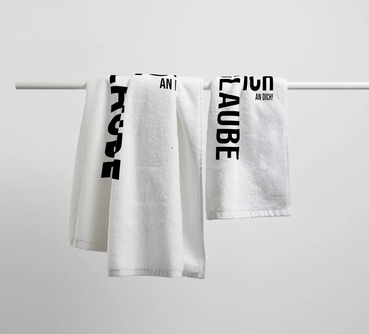 Credo in te asciugamano da bagno da YV TYPOGRAPHY
