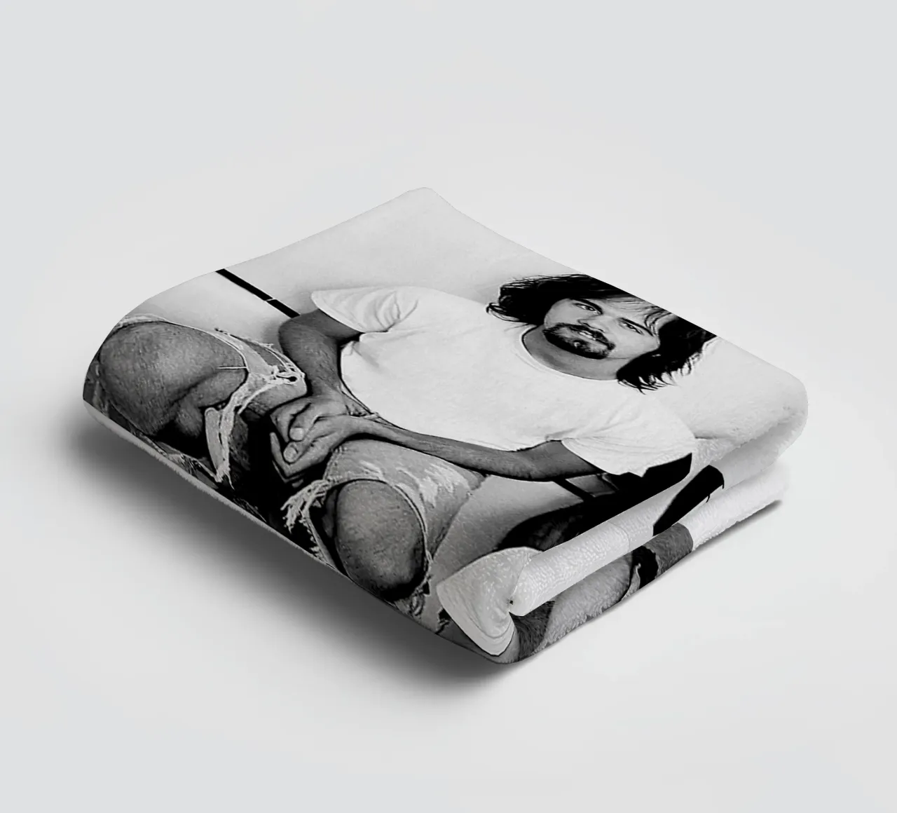 All Member Nirvana In Bathtub Black And White Poster asciugamano da bagno da Has Fab