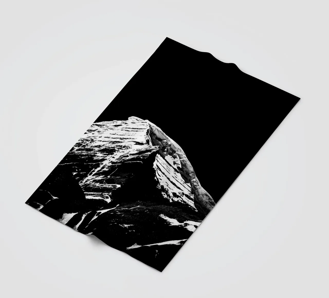 Sacred mountain Mount Kailash in Tibet coperta in pile da photolovers