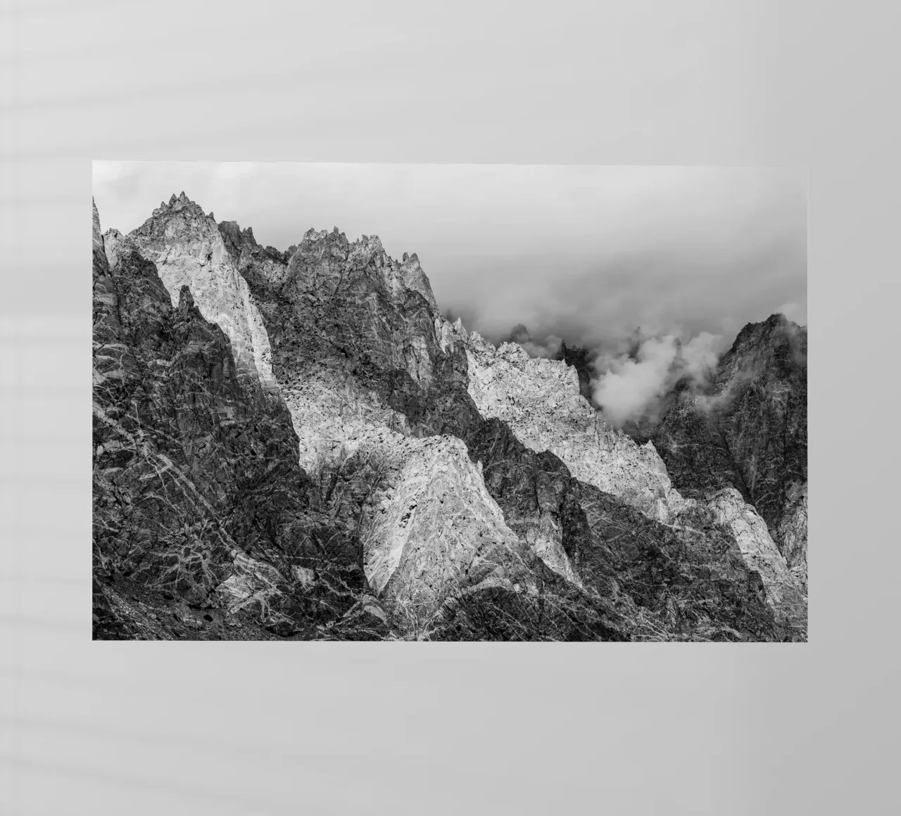 Shadow and sunlight in the mountains pellicola backlit da photolovers
