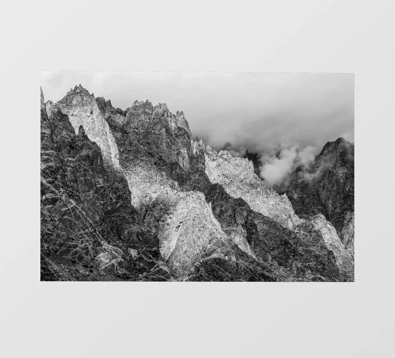 Shadow and sunlight in the mountains telo in pvc da photolovers