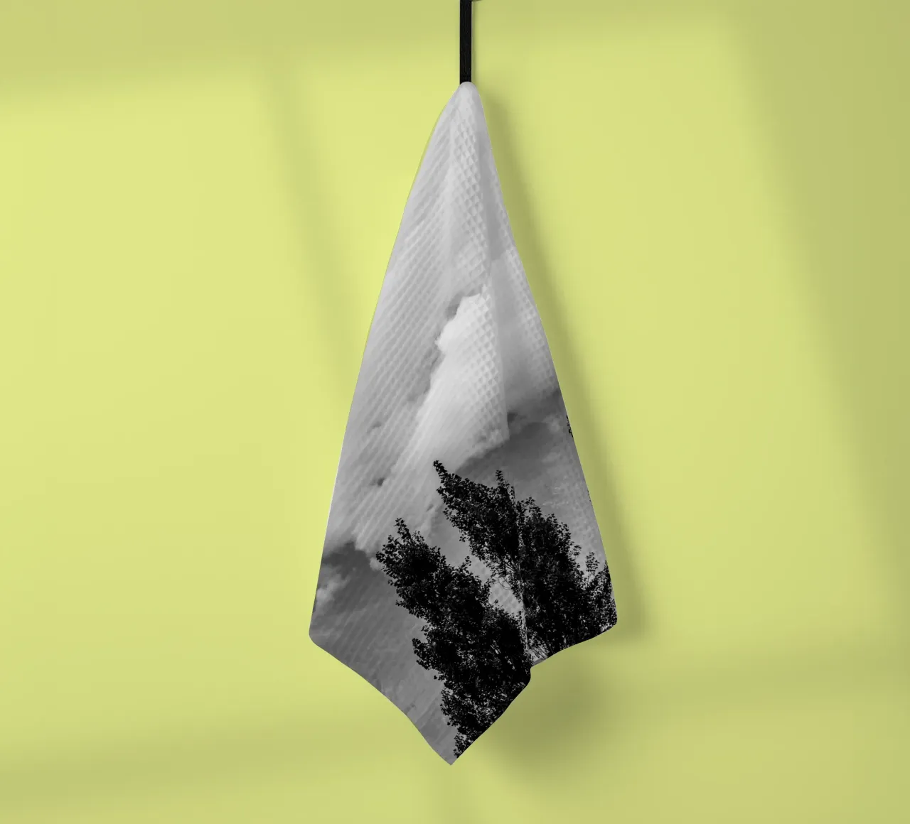 Three trees in cloudy mountains canovaccio da cucina da photolovers