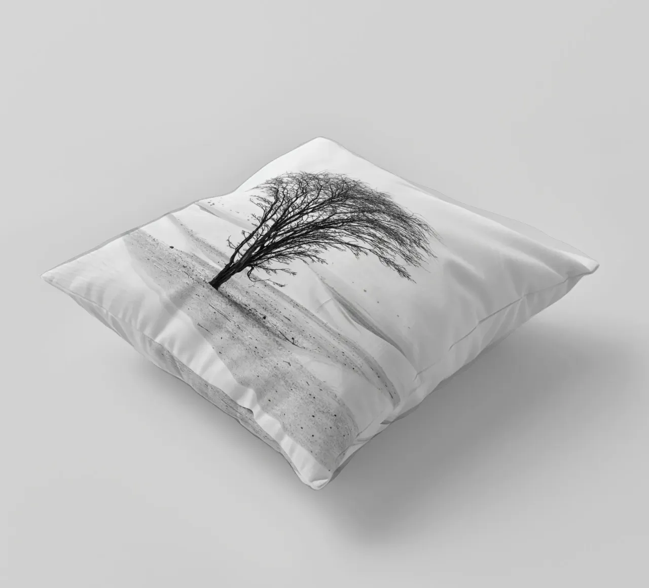 Lonely tree in the desert cuscino da photolovers