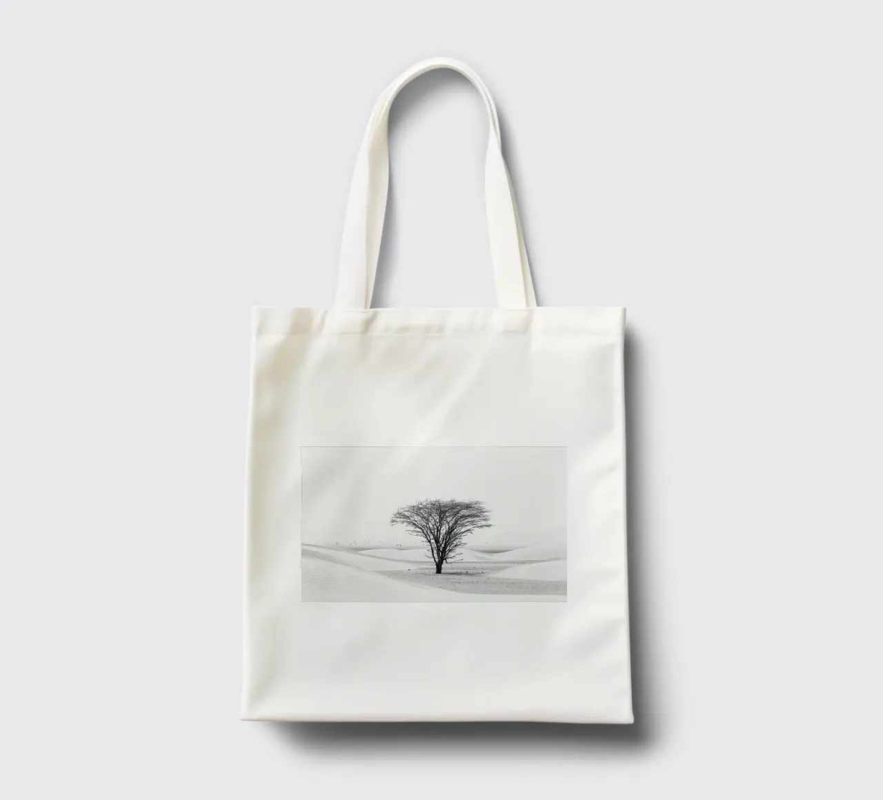 Lonely tree in the desert borsa in juta da photolovers