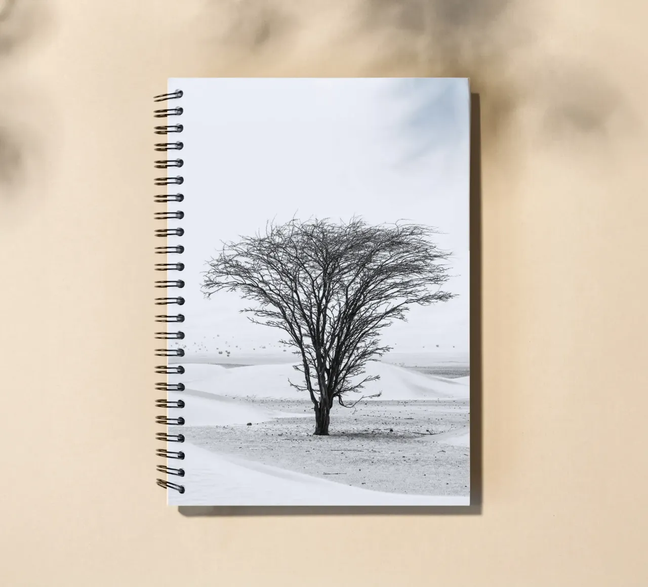 Lonely tree in the desert diario ad anelli da photolovers
