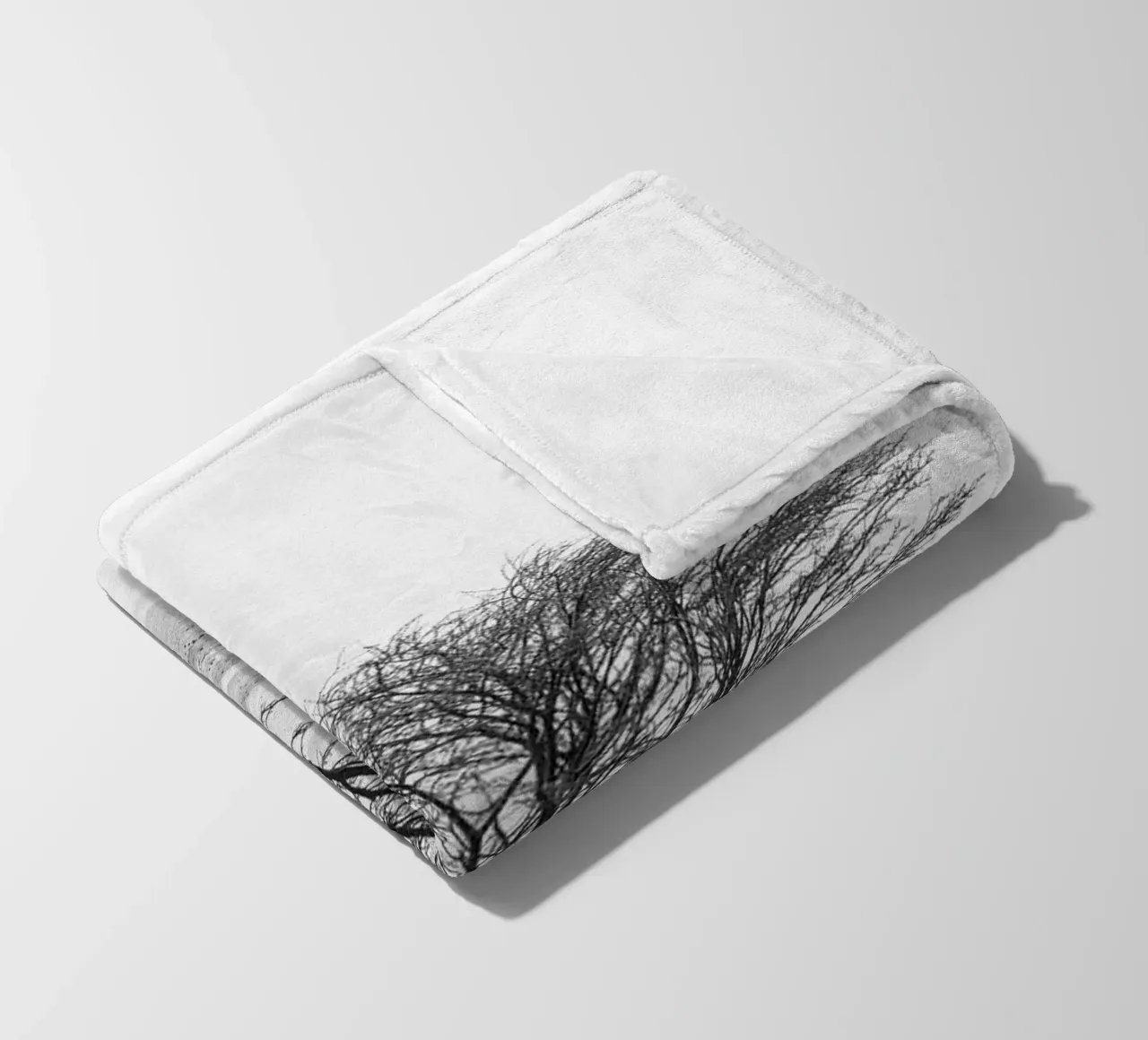 Lonely tree in the desert coperta in pile da photolovers