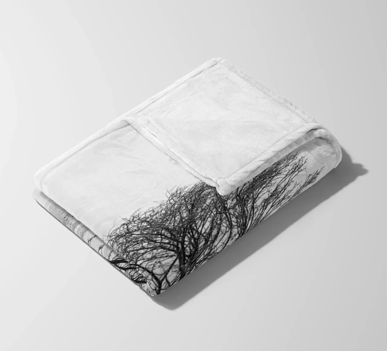 Lonely tree in the desert coperta in pile da photolovers